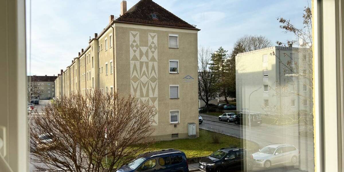Etagenwohnung München Schwabing-Freimann - 4 Zimmer, 92 m&sup2;, 3.000&euro; | Angebot:26420182