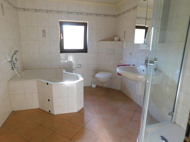 Etagenwohnung Fell - 4 Zimmer, 115 m&sup2;, 990&euro; | Angebot:24751477