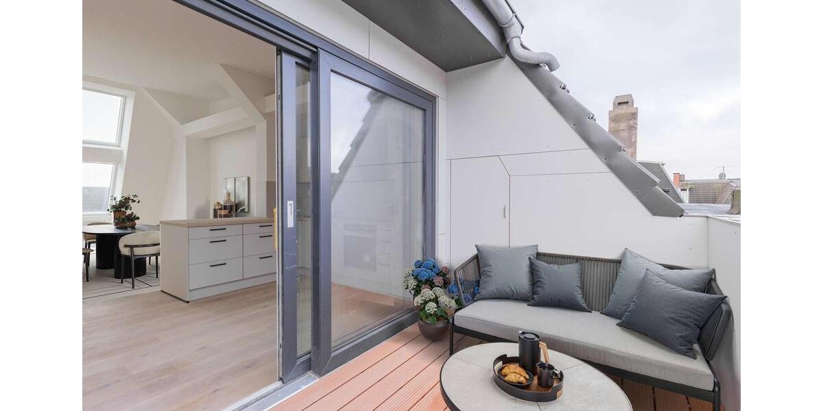 Dachgeschoßwohnung Kiel - 2 Zimmer, 85 m&sup2;, 1.860&euro; | Angebot:24492985