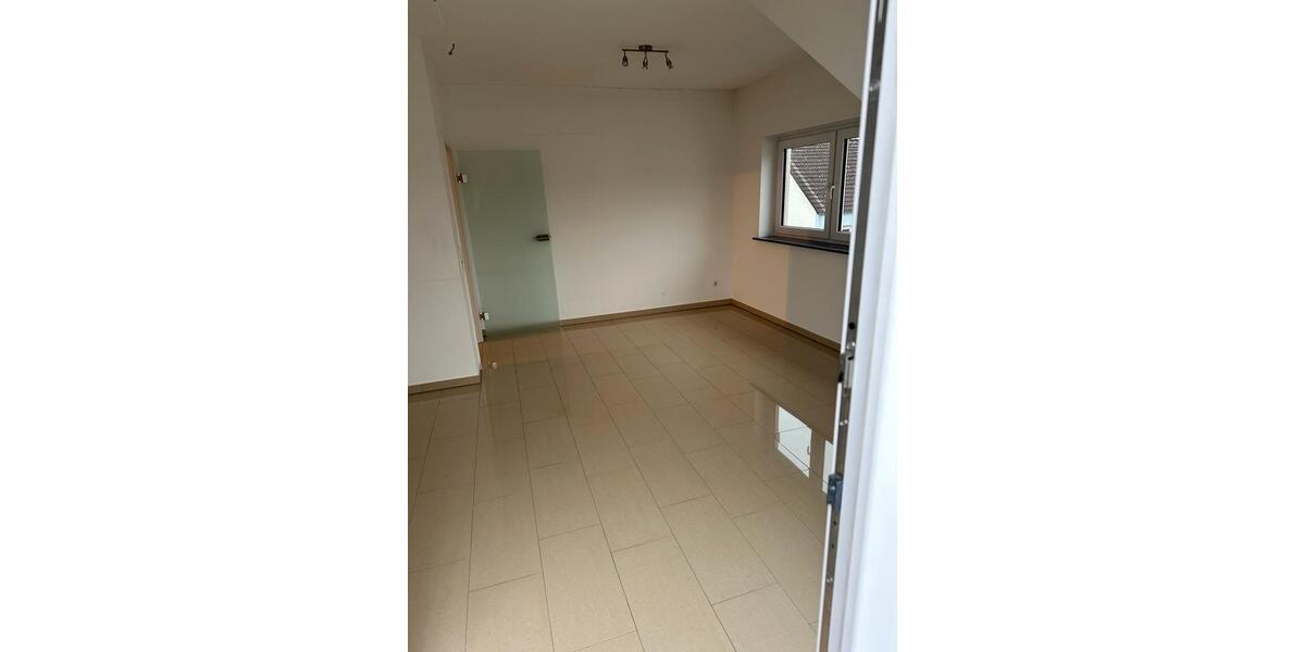 Dachgeschoßwohnung Gießen Wieseck - 6 Zimmer, 145 m&sup2;, 1.600&euro; | Angebot:25163644