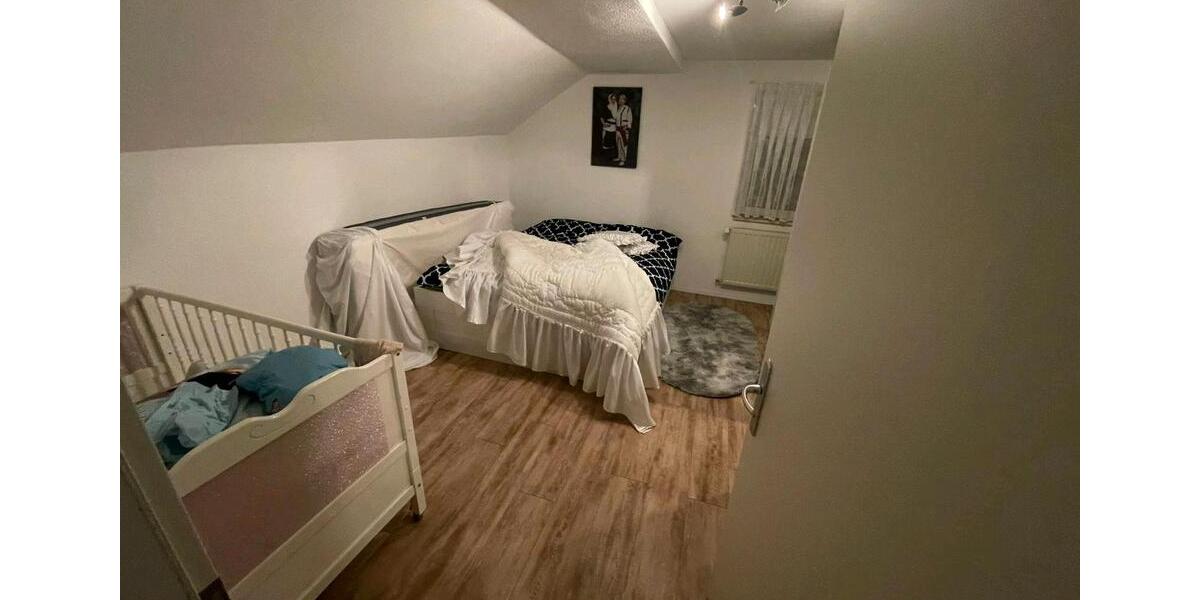 Etagenwohnung Michelau in Oberfranken - 4 Zimmer, 130 m&sup2;, 750&euro; | Angebot:25986589