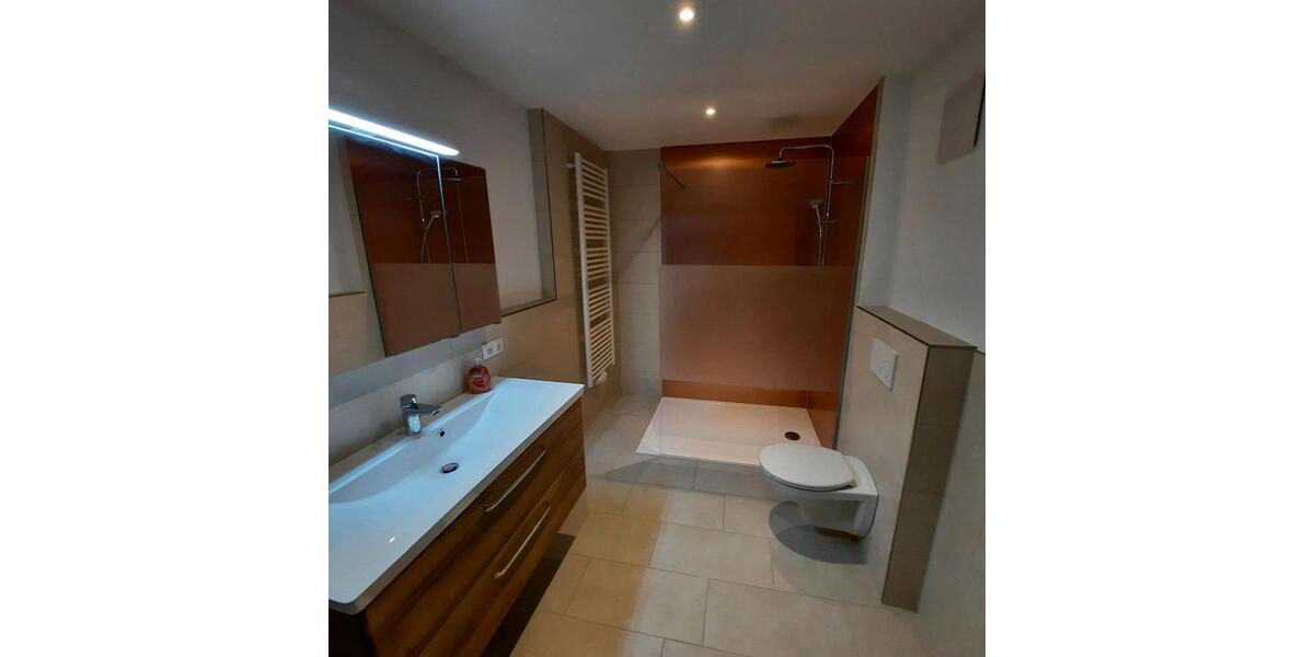 Etagenwohnung Viechtach - 5 Zimmer, 160 m&sup2;, 1.050&euro; | Angebot:26019907