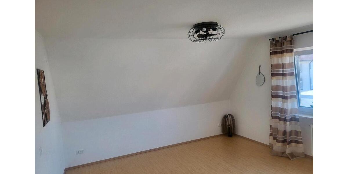 Etagenwohnung Herzogenaurach - 3 Zimmer, 92 m&sup2;, 1.100&euro; | Angebot:26461574