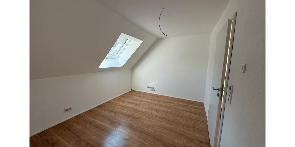 Dachgeschoßwohnung Wiesthal - 4 Zimmer, 100 m&sup2;, 1.100&euro; | Angebot:24703574
