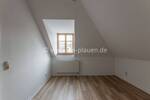Zentrale 2-Zimmer-Dachgeschoßwohnung in Auerbach - frisch renoviert & sofort beziehbar!