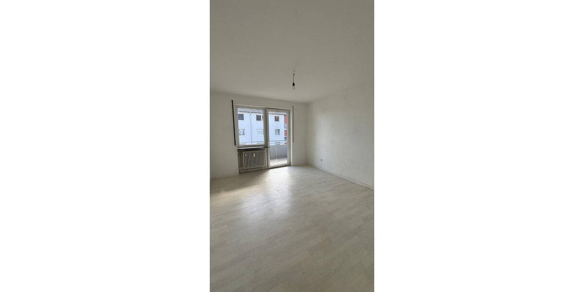 Etagenwohnung Eisenberg - 3 Zimmer, 73 m&sup2;, 700&euro; | Angebot:26015821