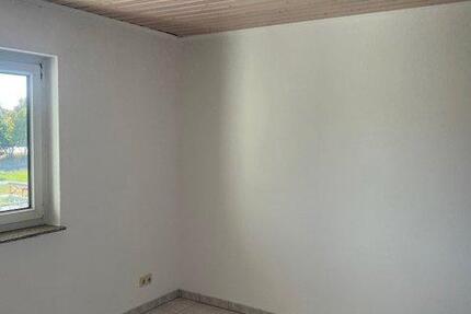 Wohnung Triptis - 2 Zimmer, 56 m&sup2;, 390&euro; | Angebot:25988702