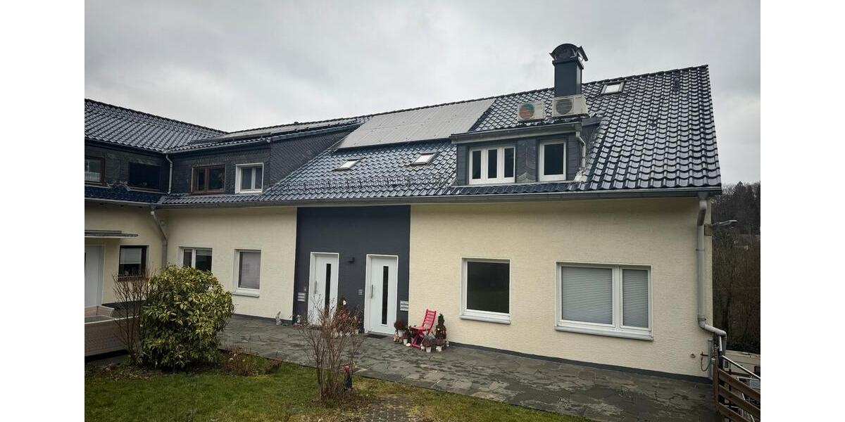 Helle 2-Zimmer-Wohnung mit Küche & Waschmaschine in Cronenberg 2 zimmer