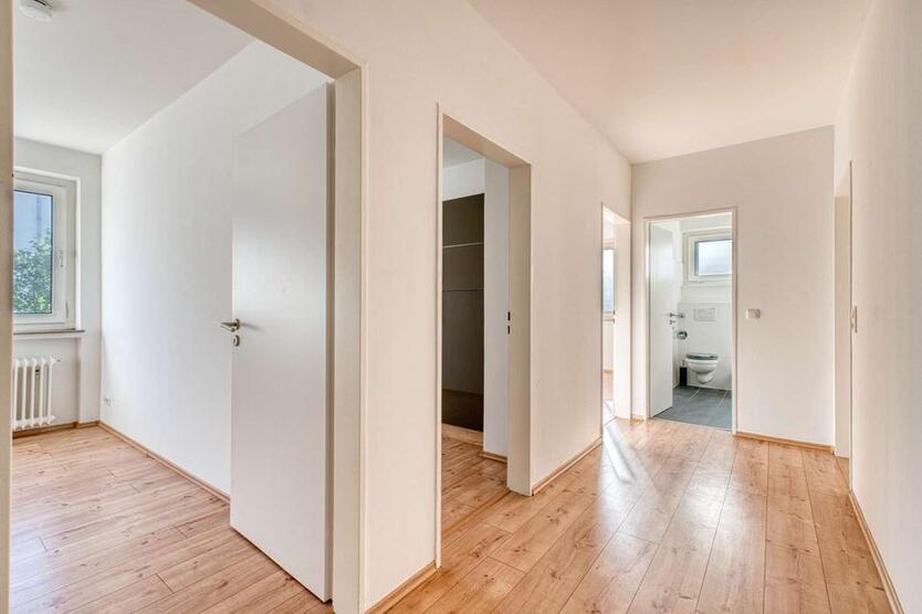 Helle 3-Zimmer-Wohnung mit großer Süd-Loggia in der Bremer Neustadt