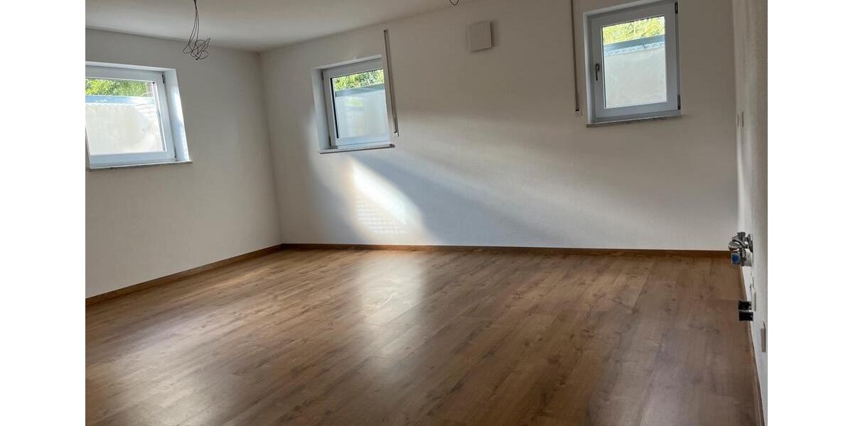 Etagenwohnung Geisenhausen - 3 Zimmer, 104 m&sup2;, 1.300&euro; | Angebot:24327363