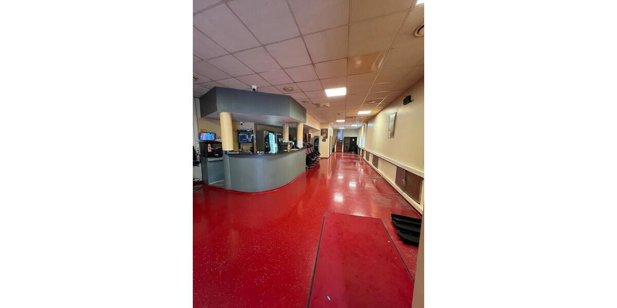 Laden in Mannheim H7, 24 Jungbusch abzugeben zimmer