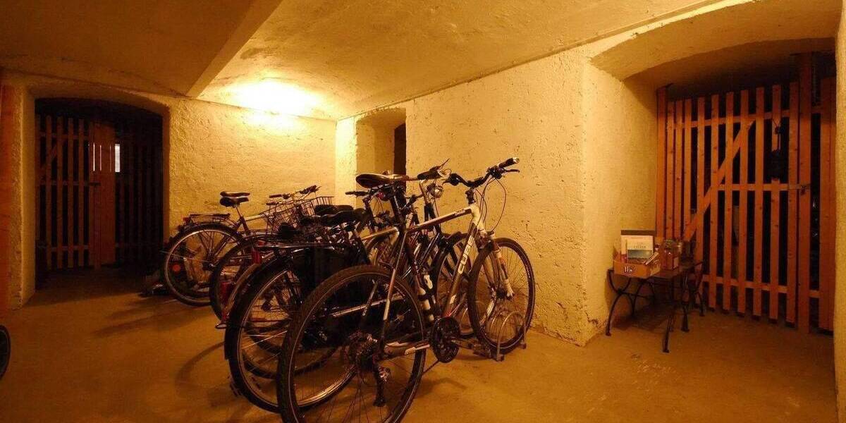 Etagenwohnung Weimar Westvorstadt - 2 Zimmer, 70 m&sup2;, 640&euro; | Angebot:26933571
