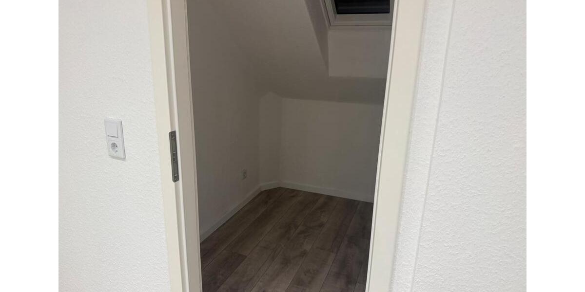 Lichtdurchflutet, Kernsaniert, Bezugsfertig 90qm 4,5 Zi Wohnung 4 zimmer