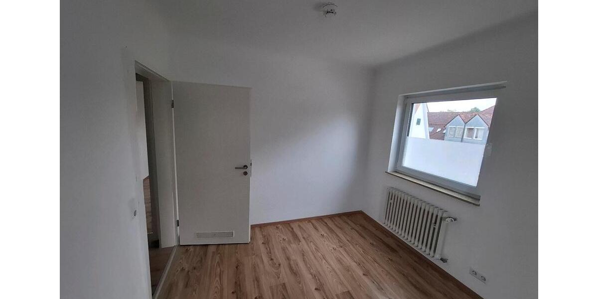 Wohnen auf Zeit Villingen-Schwenningen Schwenningen - 1 Zimmer, 12 m&sup2;, 400&euro; | Angebot:24822180