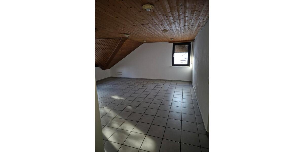 Dachgeschoßwohnung Waldaschaff - 3.5 Zimmer, 87 m&sup2;, 900&euro; | Angebot:24710642