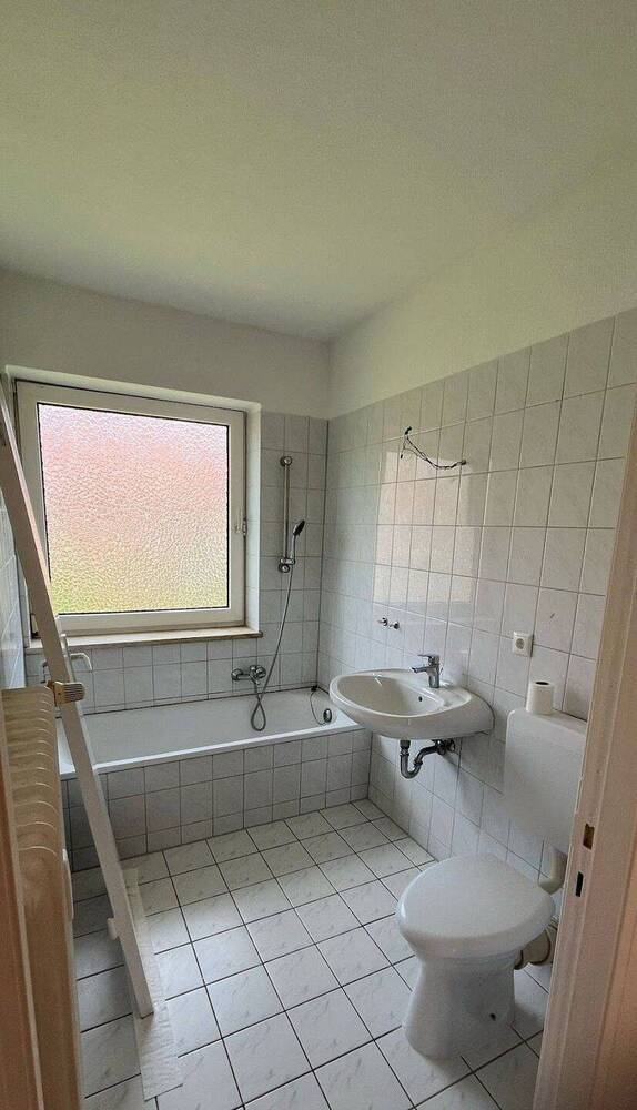 Frisch gestrichen - BalkonWohnung zum 01.08.2025