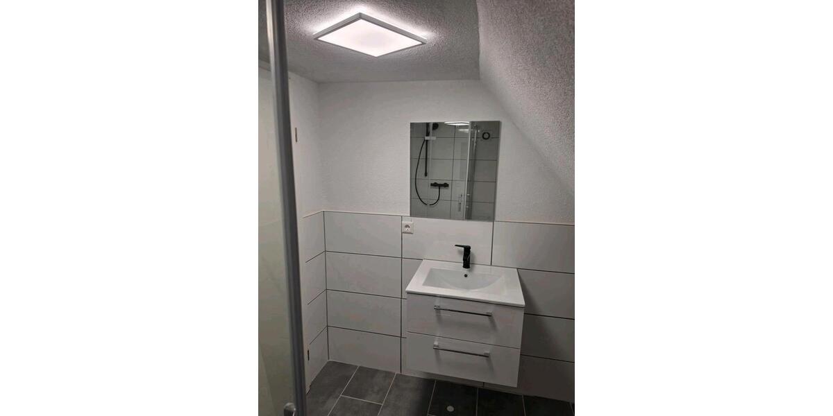 Dachgeschoßwohnung Albstadt Gemarkung Onstmettingen - 3 Zimmer, 90 m&sup2;, 700&euro; | Angebot:26693286