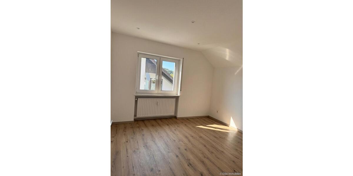 Dachgeschoßwohnung Ottweiler - 5 Zimmer, 97 m&sup2;, 750&euro; | Angebot:25892650