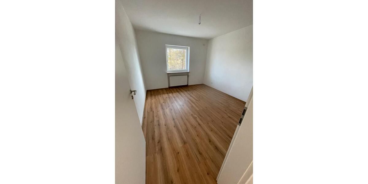Etagenwohnung Weiden in der Oberpfalz - 4 Zimmer, 86 m&sup2;, 1.015&euro; | Angebot:25310546