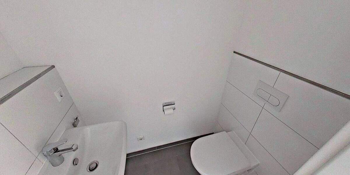 FAMILIEN AUFGEPASST: Modernes Reihenhaus mit 4,5 Zimmern, 2 Bädern, EBK, Terrasse, Keller u.v.m. in Hannover 4 zimmer