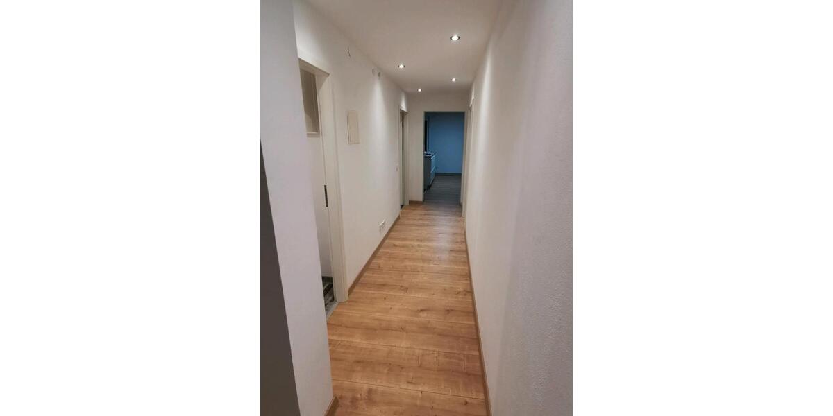 Dachgeschoßwohnung Weiterstadt - 3 Zimmer, 83 m&sup2;, 1.050&euro; | Angebot:25945211