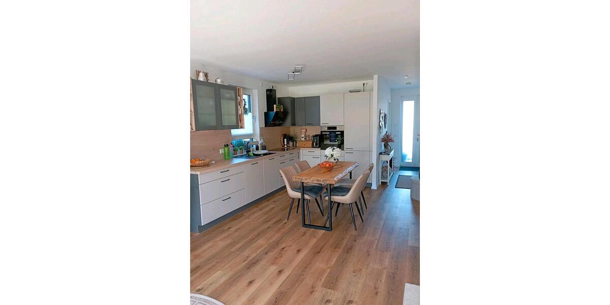 Etagenwohnung Storkow (Mark) - 4 Zimmer, 115 m&sup2;, 1.600&euro; | Angebot:26610526