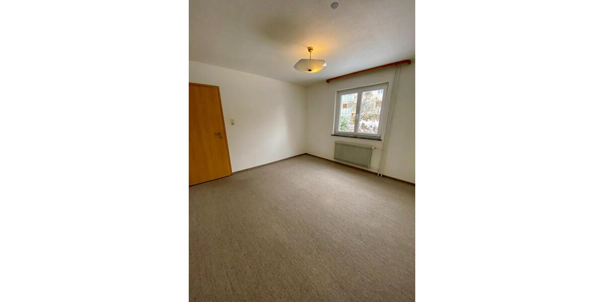 Erdgeschoßwohnung Villingen-Schwenningen Schwenningen - 5 Zimmer, 104 m&sup2;, 1.150&euro; | Angebot:24466387