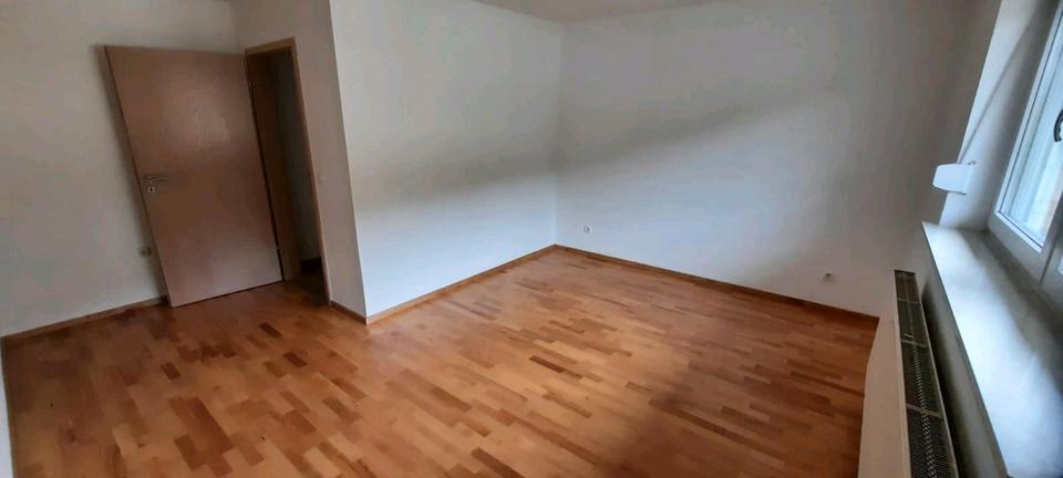 Etagenwohnung Cham - 3 Zimmer, 82 m&sup2;, 850&euro; | Angebot:26120646