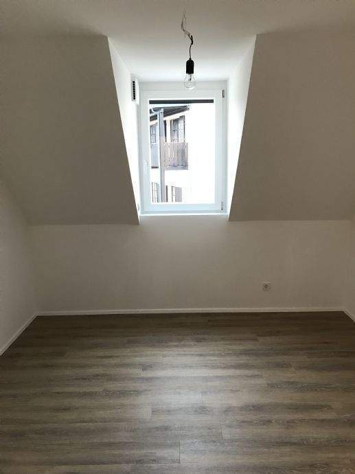 Großzügige 4-Zi-Whg. mit Einbauküche 4 zimmer