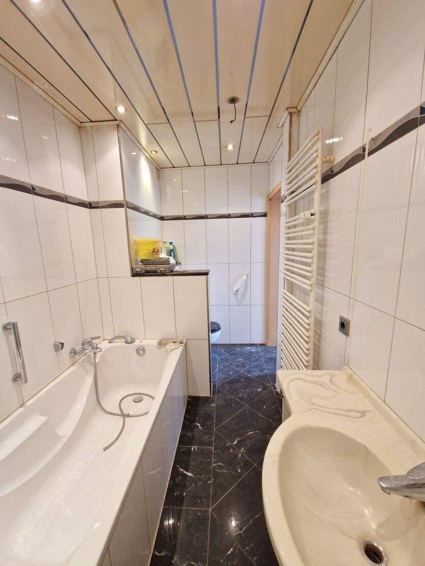 Komfortables Wohnen: Balkon, Tiefgarage, Pool & Sauna in Duisburg 3 zimmer