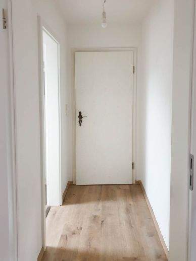 Etagenwohnung Gersdorf - 3 Zimmer, 67 m&sup2;, 400&euro; | Angebot:26139322