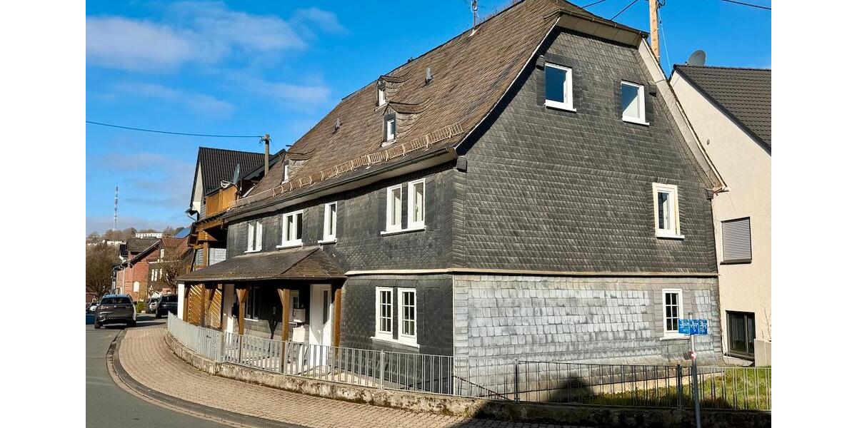 Etagenwohnung Siegen Kaan-Marienborn - 5 Zimmer, 122 m&sup2;, 1.000&euro; | Angebot:26005610