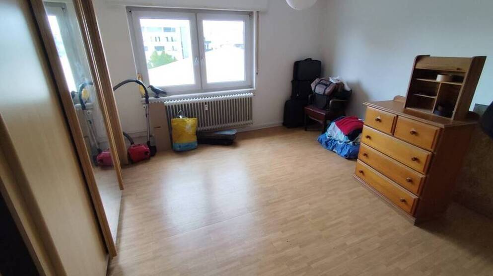 großzügige 3-Zimmer-Küche-Bad mit großem Balkon und Kaminofen