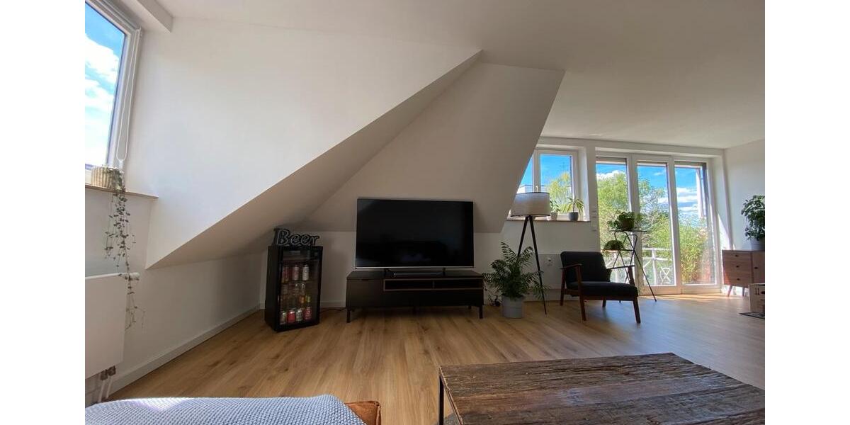 Dachgeschoßwohnung Frankfurt am Main Nord-Ost - 3 Zimmer, 80 m&sup2;, 1.625&euro; | Angebot:25856360