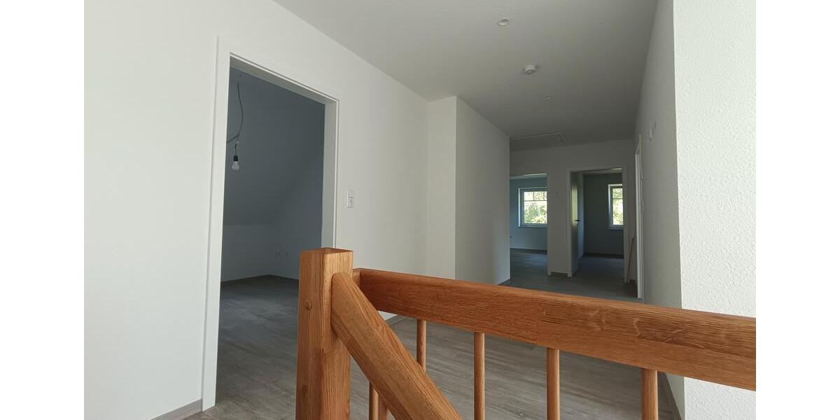 Doppelhaushälfte Zetel - 6 Zimmer, 200 m&sup2;, 1.500&euro; | Angebot:26533162