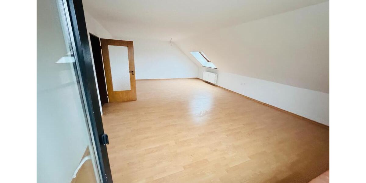Dachgeschoßwohnung Wedemark - 3 Zimmer, 97 m&sup2;, 925&euro; | Angebot:24641400