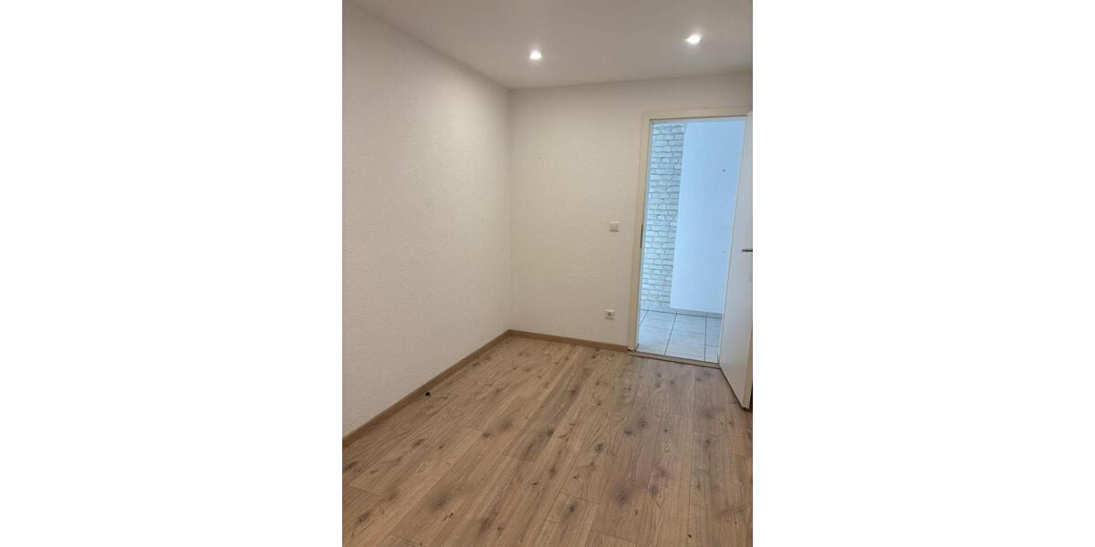 Etagenwohnung Backnang - 3 Zimmer, 75 m&sup2;, 1.100&euro; | Angebot:25200016