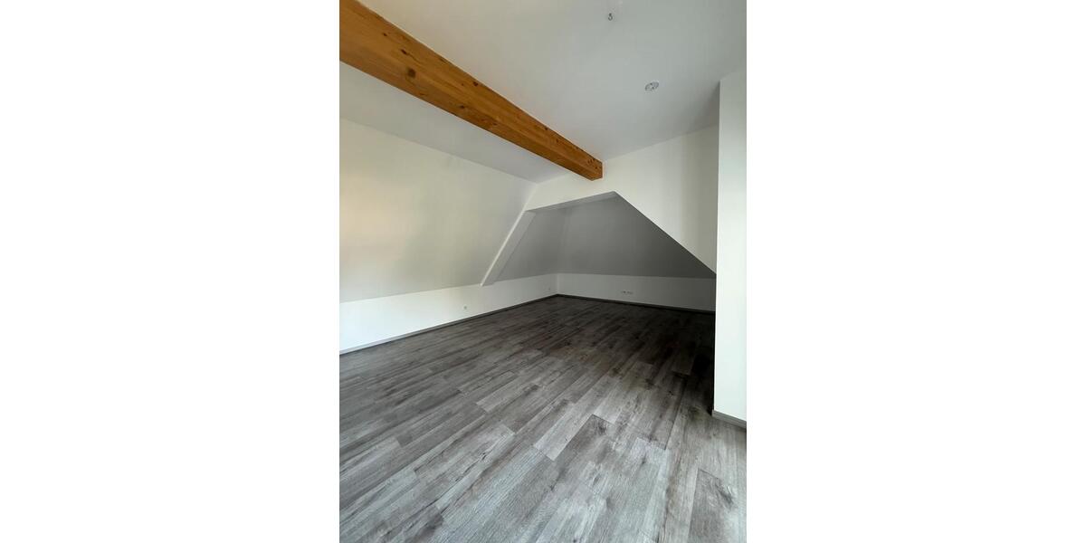 Etagenwohnung Frankfurt am Main Bergen-Enkheim - 3 Zimmer, 110 m&sup2;, 1.900&euro; | Angebot:26531811