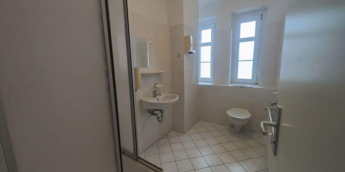 Gewerbeobjekt Bitterfeld-Wolfen Bitterfeld - 4 Zimmer, 75 m&sup2;, 630&euro; | Angebot:25748404