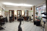 Voll ausgestatteter Friseursalon in 83416 Saaldorf - Parkplätze vor dem Haus! Frei ab 01.04.2026 - Gewerbeobjekt Saaldorf-Surheim Surheim | Angebot:23165437