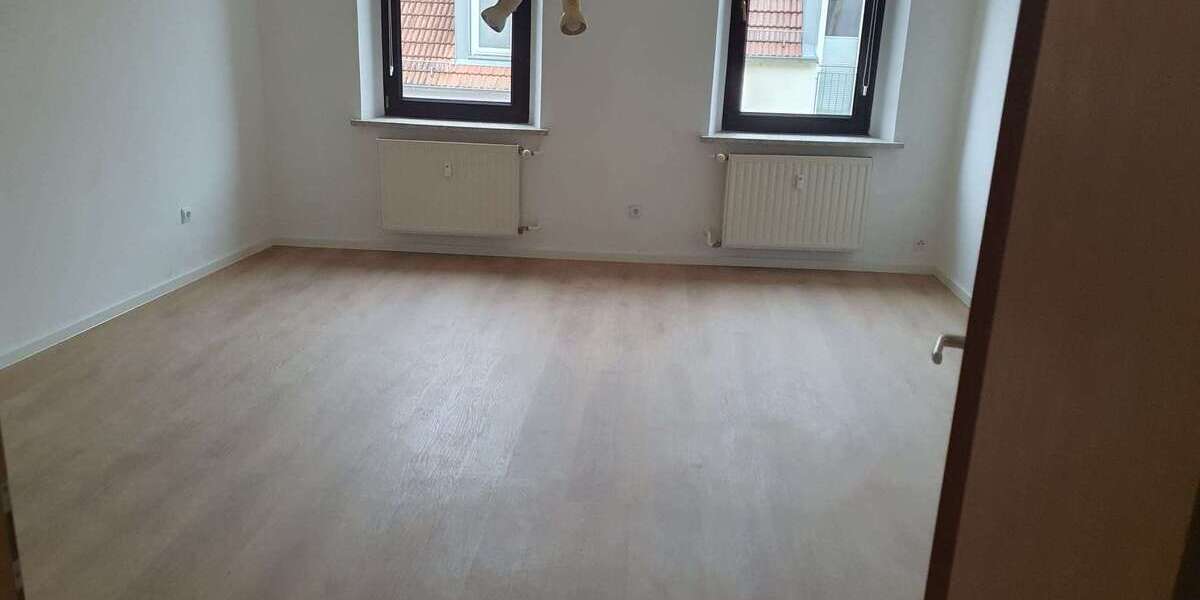 Etagenwohnung Schweinfurt Gartenstadt - 2 Zimmer, 79 m&sup2;, 680&euro; | Angebot:26166021