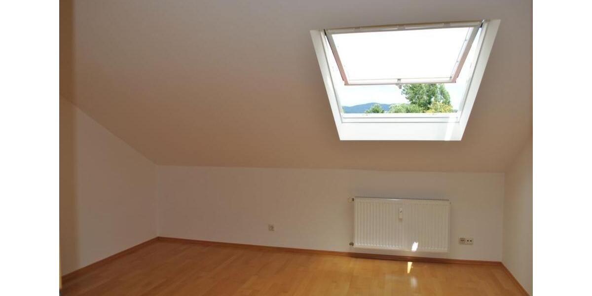 Dachgeschoßwohnung Deggendorf - 3.5 Zimmer, 800&euro; | Angebot:23243892