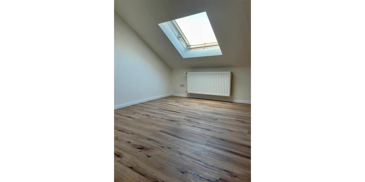 Dachgeschoßwohnung Neustadt bei Coburg - 4 Zimmer, 135 m&sup2;, 895&euro; | Angebot:26705080