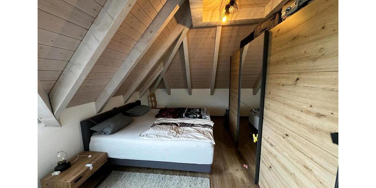 Dachgeschoßwohnung Velburg - 4 Zimmer, 105 m&sup2;, 840&euro; | Angebot:26050543