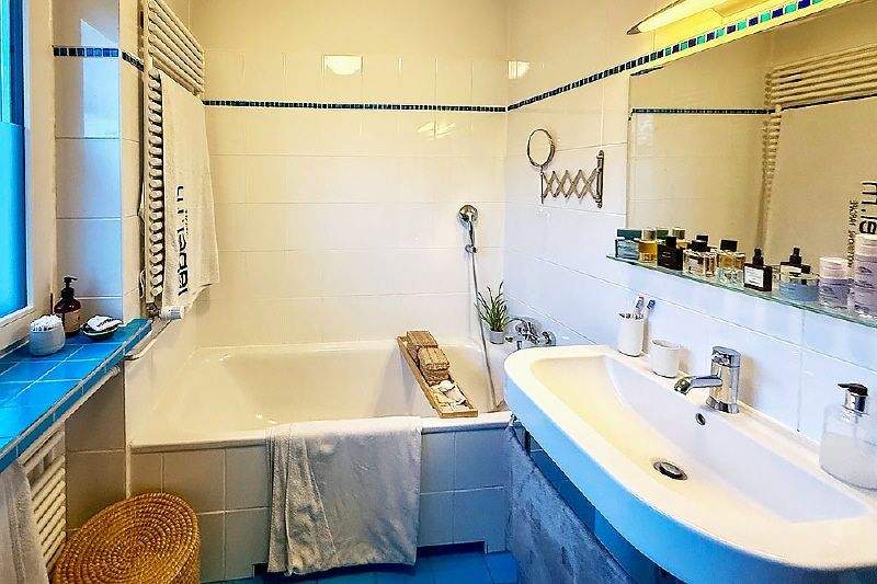 Gräfelfing | Wunderschönes Mittelhaus eines Dreispänners 6 zimmer