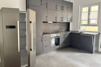 Loftstyle in Gostenhof ! WG-taugliche 4-Zi-Whg., 117m², moderne Einbauküche, im Erdgeschoß