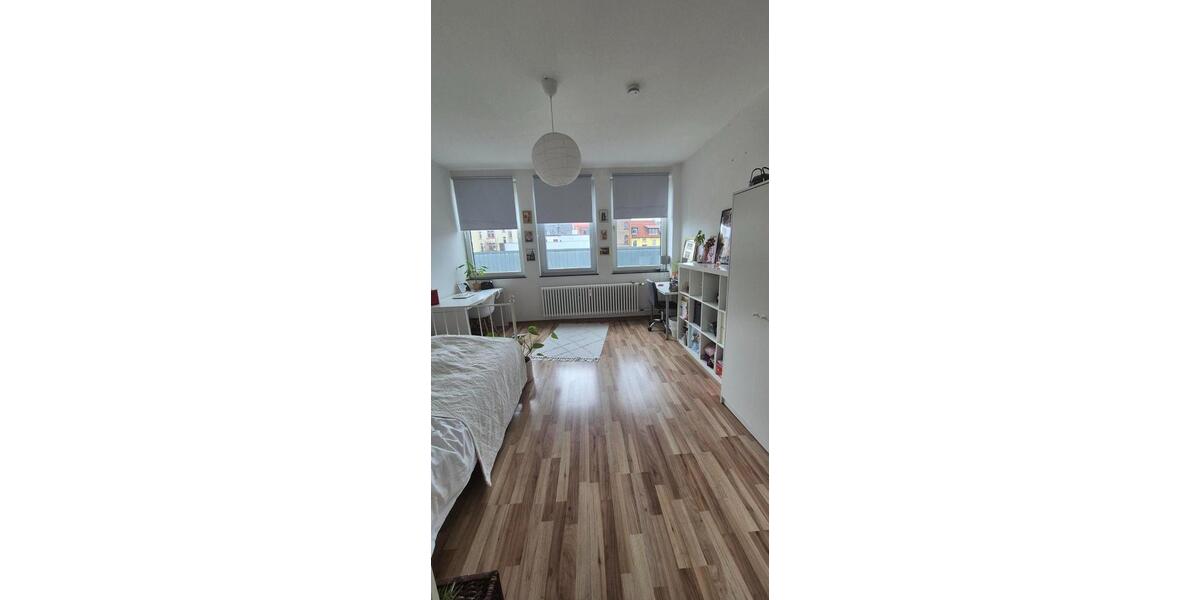Etagenwohnung Saarbrücken - 4 Zimmer, 95 m&sup2;, 1.200&euro; | Angebot:24825846