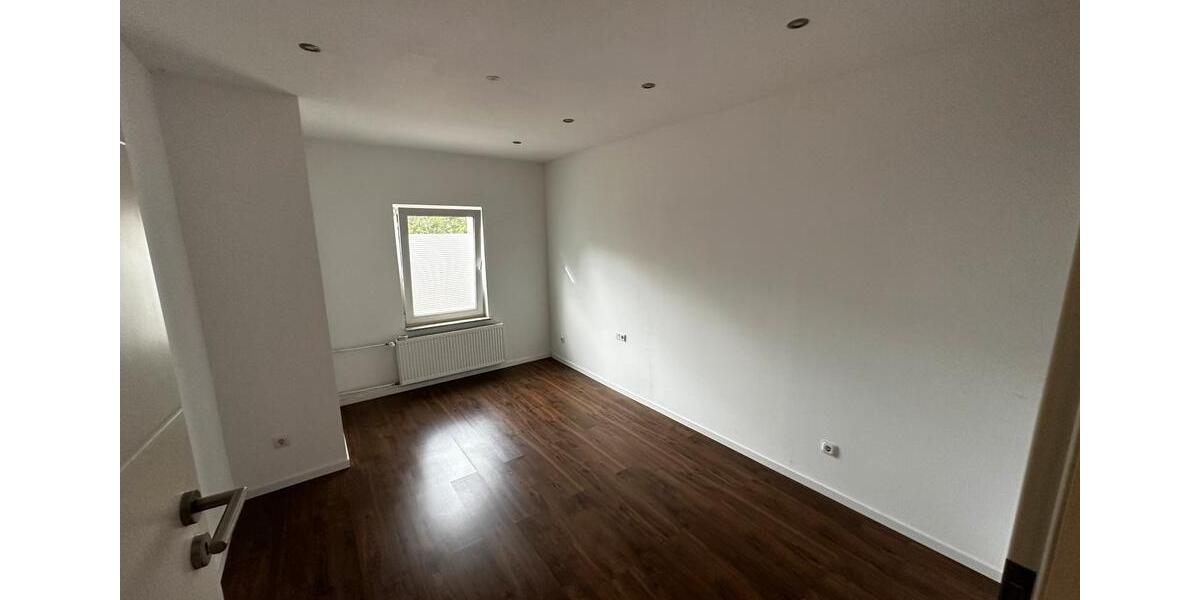 Erdgeschoßwohnung Wadgassen - 2 Zimmer, 60 m&sup2;, 500&euro; | Angebot:25994668