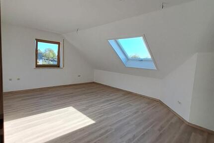 Wohnung Parkstein - 3 Zimmer, 70 m&sup2;, 635&euro; | Angebot:26697943
