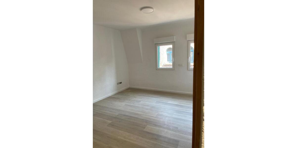 1 Zimmer in 3 er WG frisch renoviert 1 zimmer